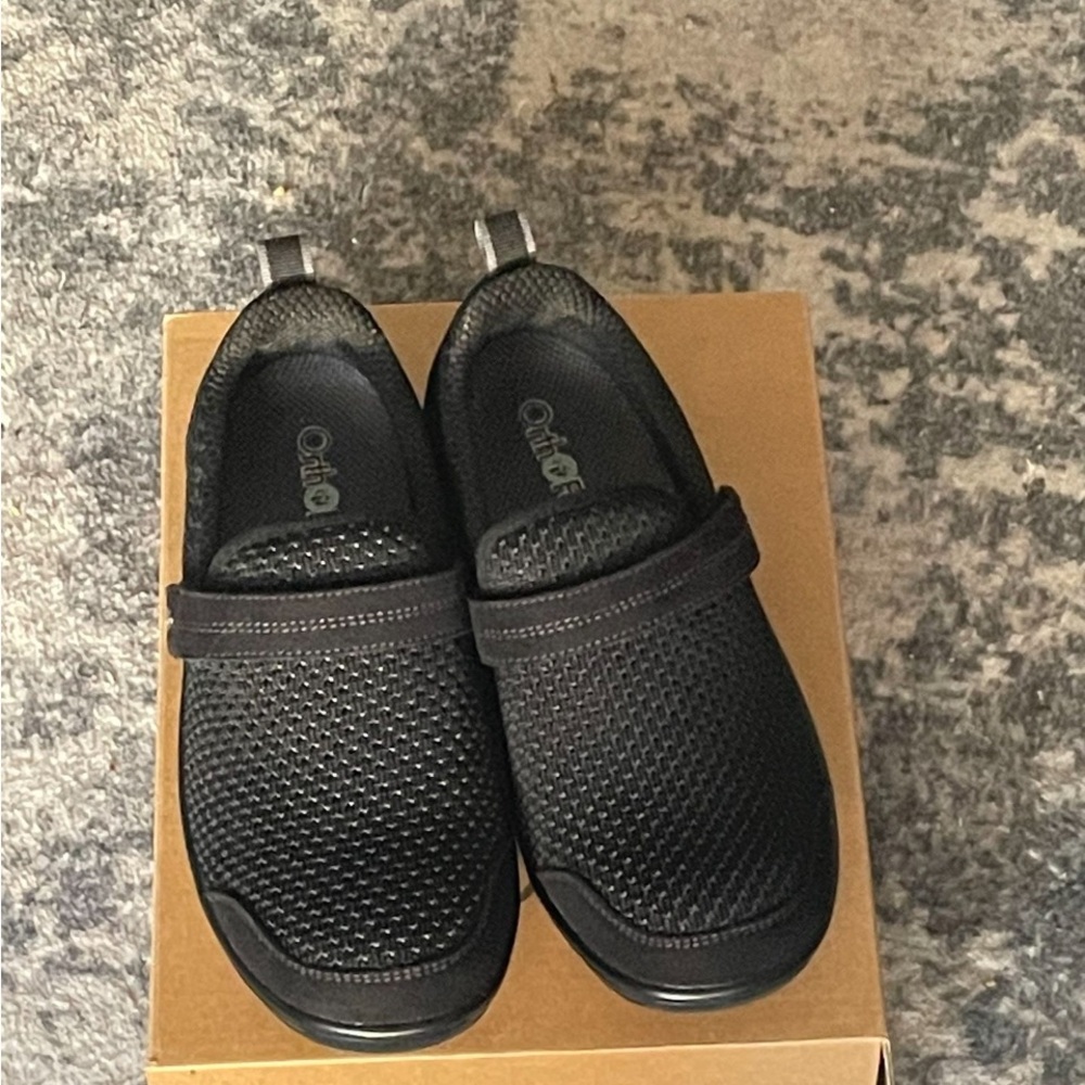 Orthofeet shoes are comfortable and well designed for any feet problems.